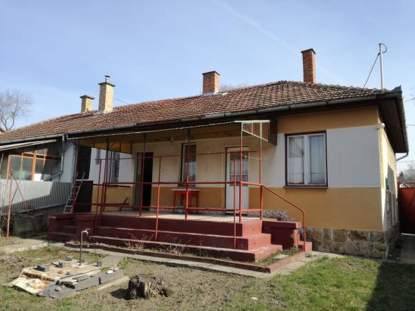 eladó ikerház, Nyíregyháza